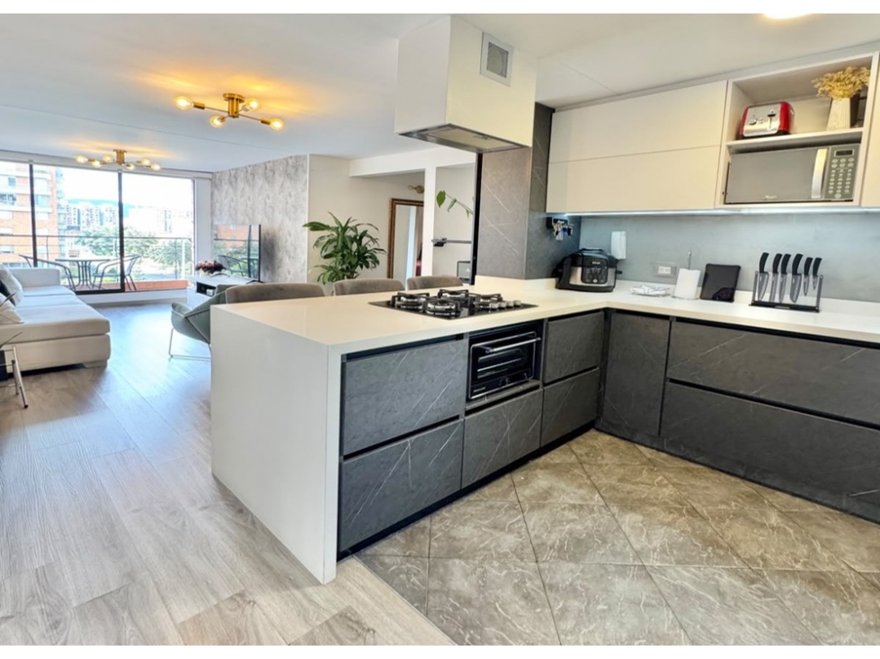 VENDEMOS APARTAMENTO EN LA COLINA REMODELADO — foto 2