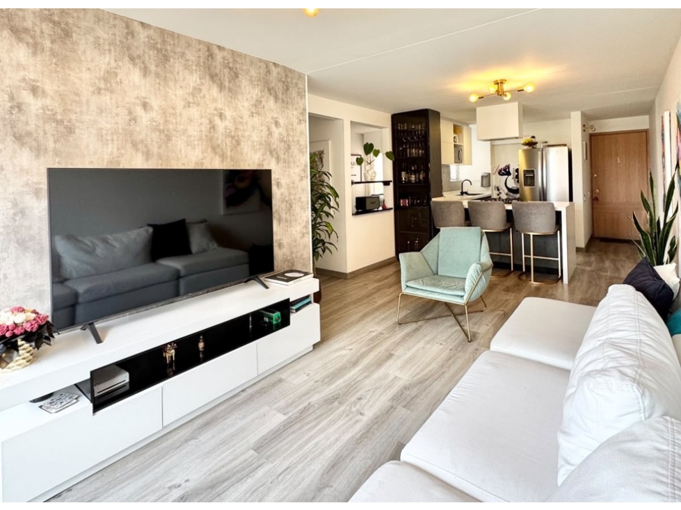 VENDEMOS APARTAMENTO EN LA COLINA REMODELADO