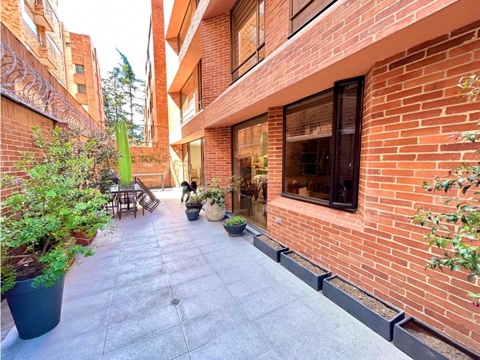 VENDEMOS APTO. REMODELADO EN LA CAROLINA CON TERRAZA — foto 4