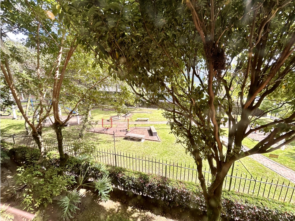 RENTAMOS APTO. EN STA. BARBARA CON VISTA A PARQUE — foto 2