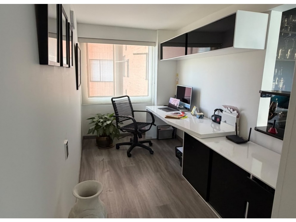 VENDEMOS APARTAMENTO EN LA COLINA REMODELADO — foto 5