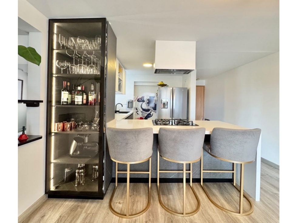 VENDEMOS APARTAMENTO EN LA COLINA REMODELADO — foto 4