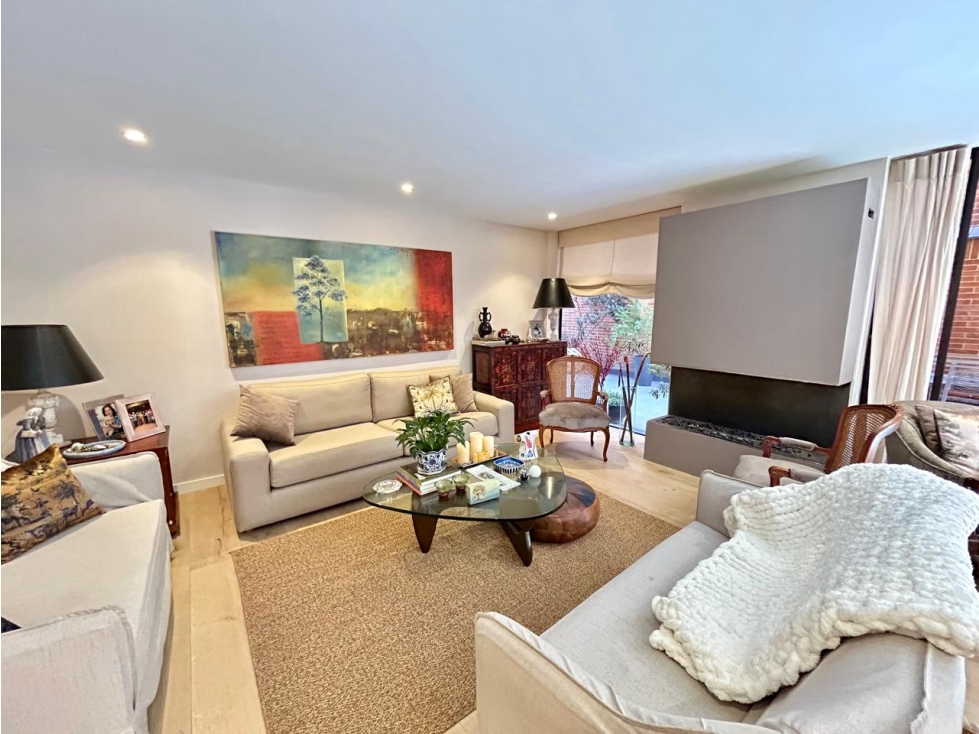 VENDEMOS APTO. REMODELADO EN LA CAROLINA CON TERRAZA — foto 2