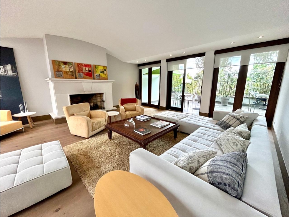 VENDEMOS CASA EN SANTA ANA ORIENTAL