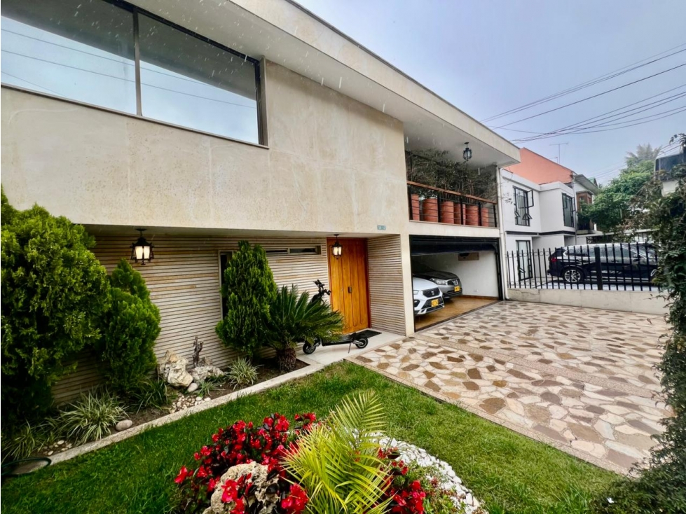 RENTAMOS CASA EN SANTA ANA OCCIDENTAL