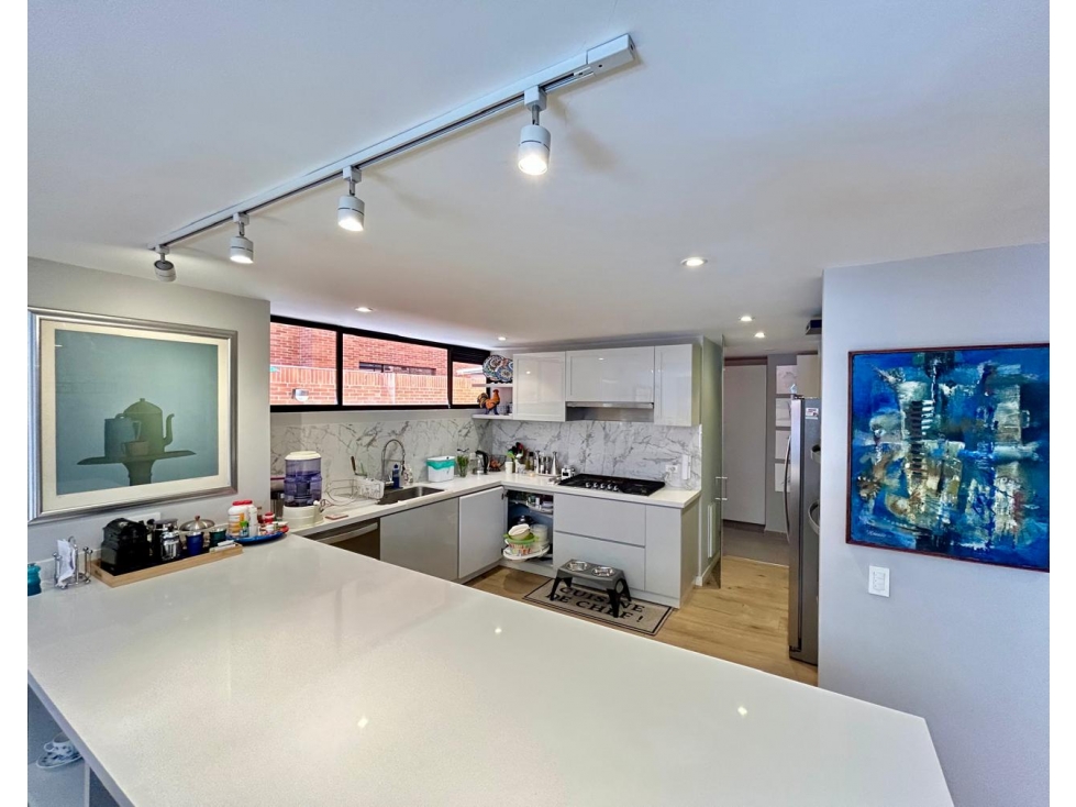 VENDEMOS APTO. REMODELADO EN LA CAROLINA CON TERRAZA — foto 6