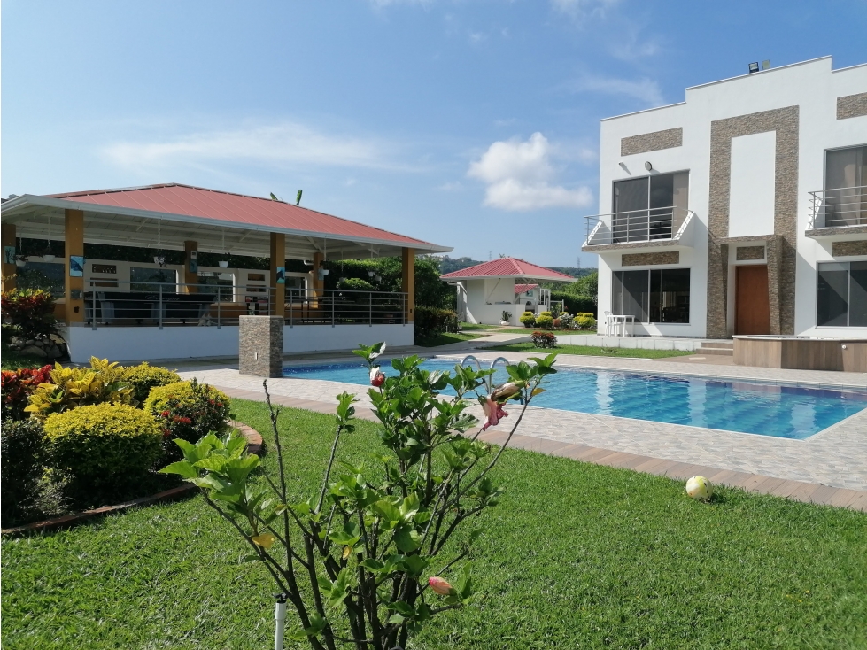 Hermosa CASA QUINTA CAMPESTRE en La Mesa cundi 2.400 m2, 43380 m2