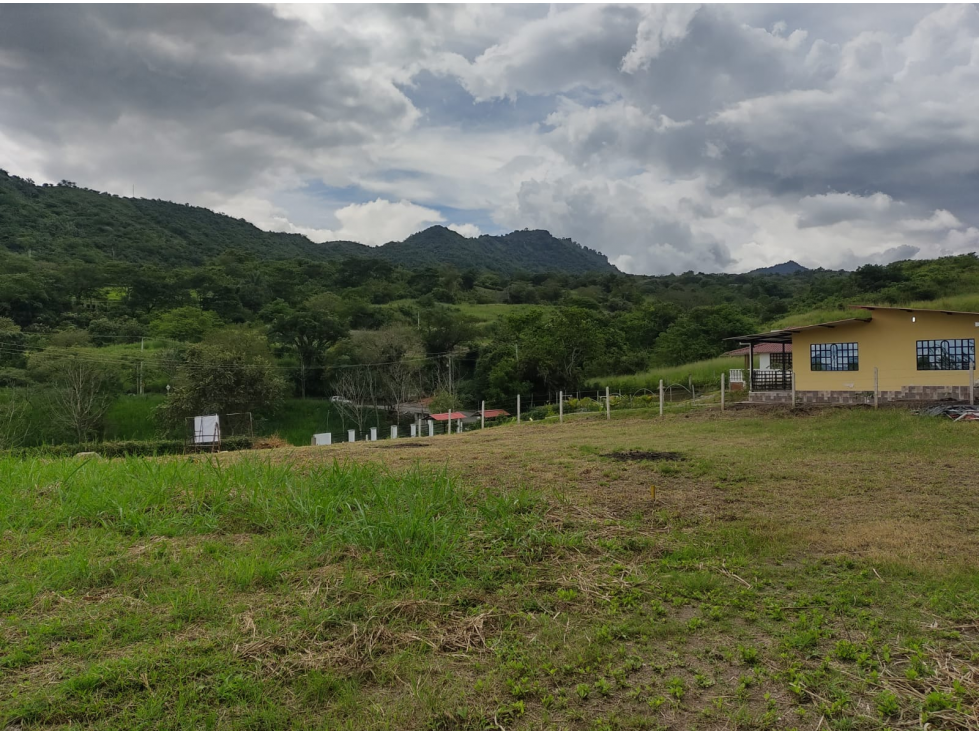 Se vende lote de 1200 M2 en 180 mill en La Mesa Cund, Col.
