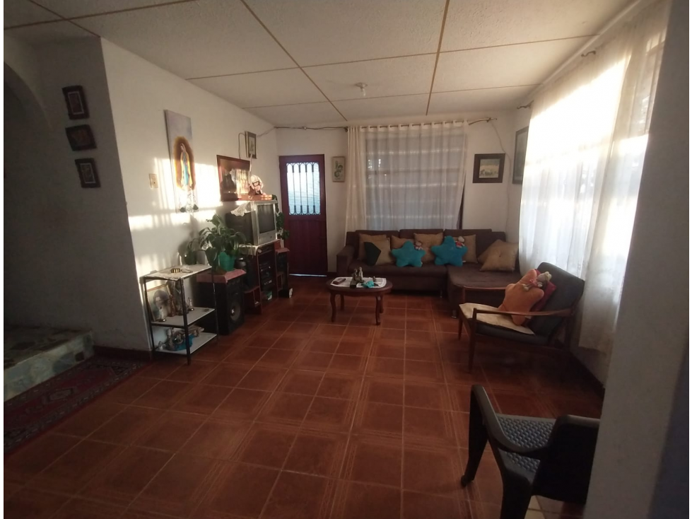Se vende casa RENTABLE de 263 M2 en 470 mill, en La Mesa Cund.