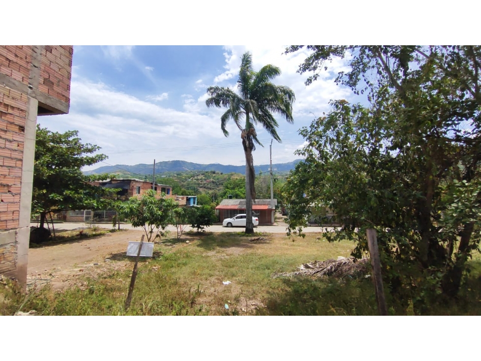 Venta de lote urbano de 160 M2 en 129 mill en San Joaquin, La Mesa - 1