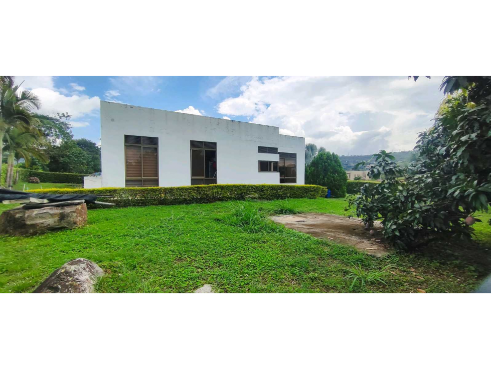 Casa campestre en Condominio de 1704 M2 con piscina en La Mesa cund