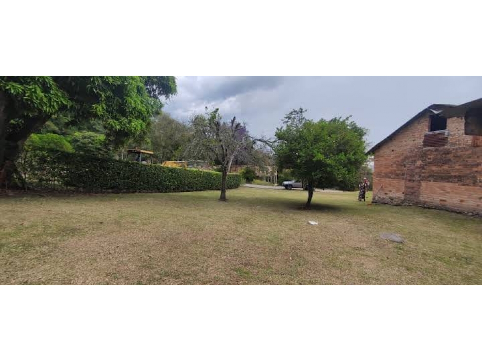 Lote en condominio de 1022 M2 en 250 mill neg a 6 min del centro — foto 4