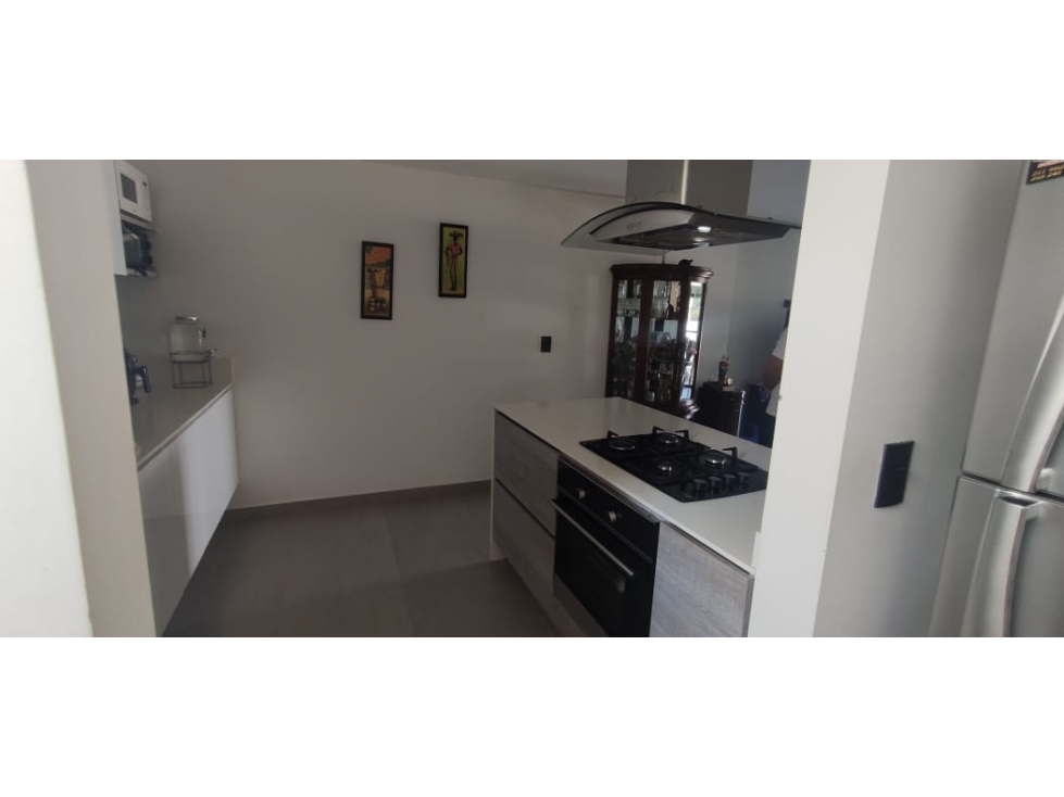 Venta de apartamento de 86 M2 en 370 mill en La Mesa Cund COL en conj — foto 2