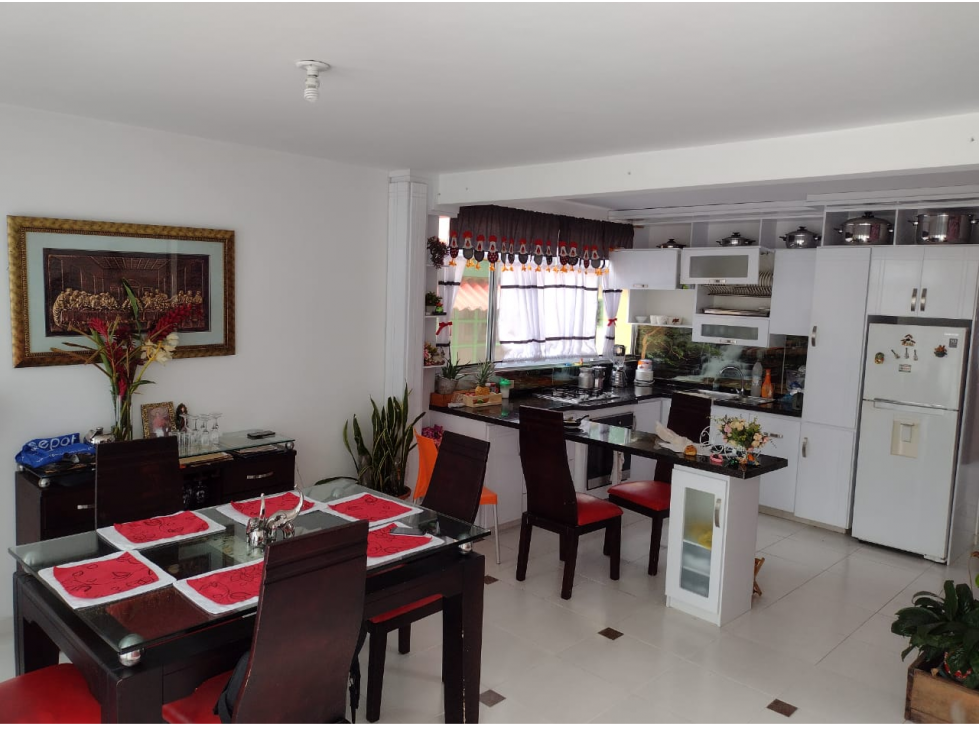 Venta de Casa de 190 m2 en 650 mill neg, en Mesitas del Colegio cund. — foto 2