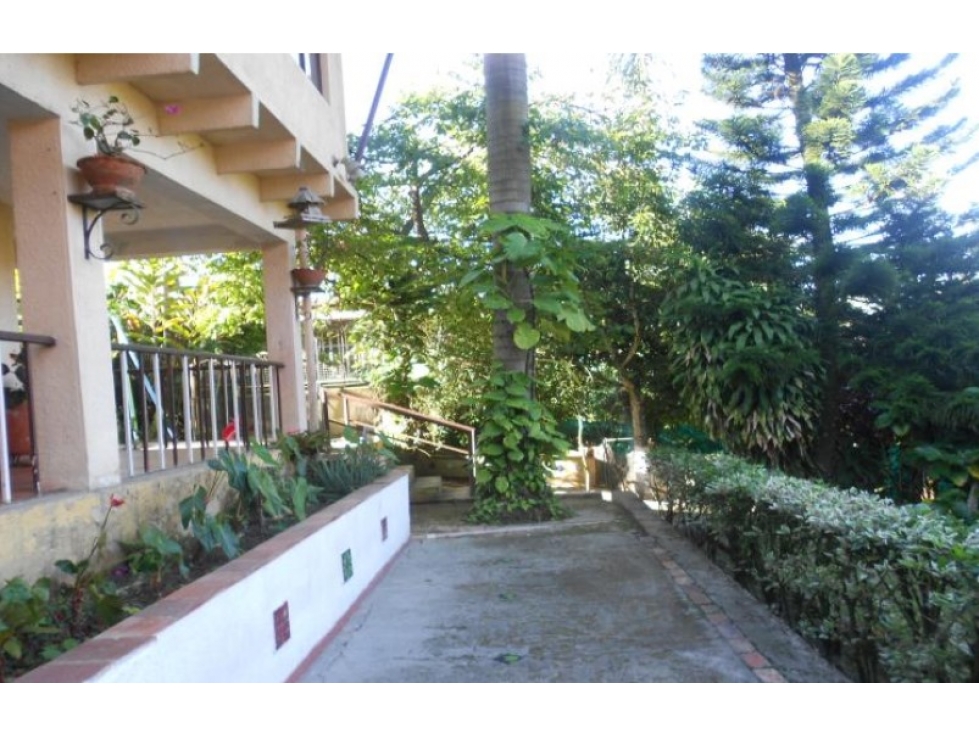 Espectacular Casaquinta de 2100 M2 en 790 mill en #lamesacundinamarca