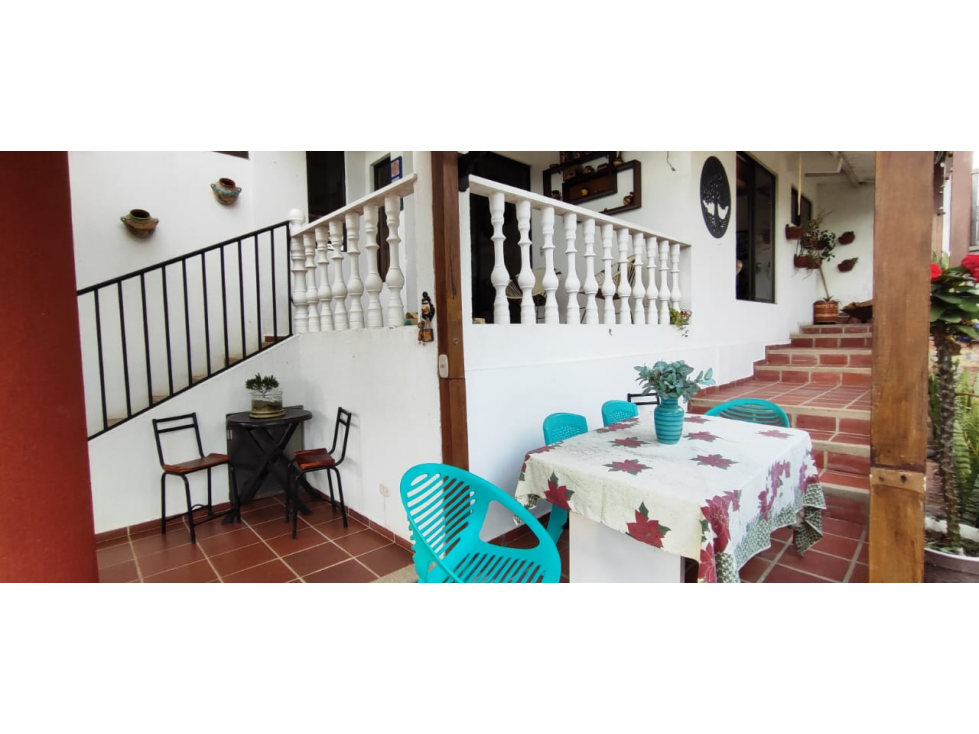 Casa campestre de 262 M2 en 379 mill en La Mesa Cund, URBANA