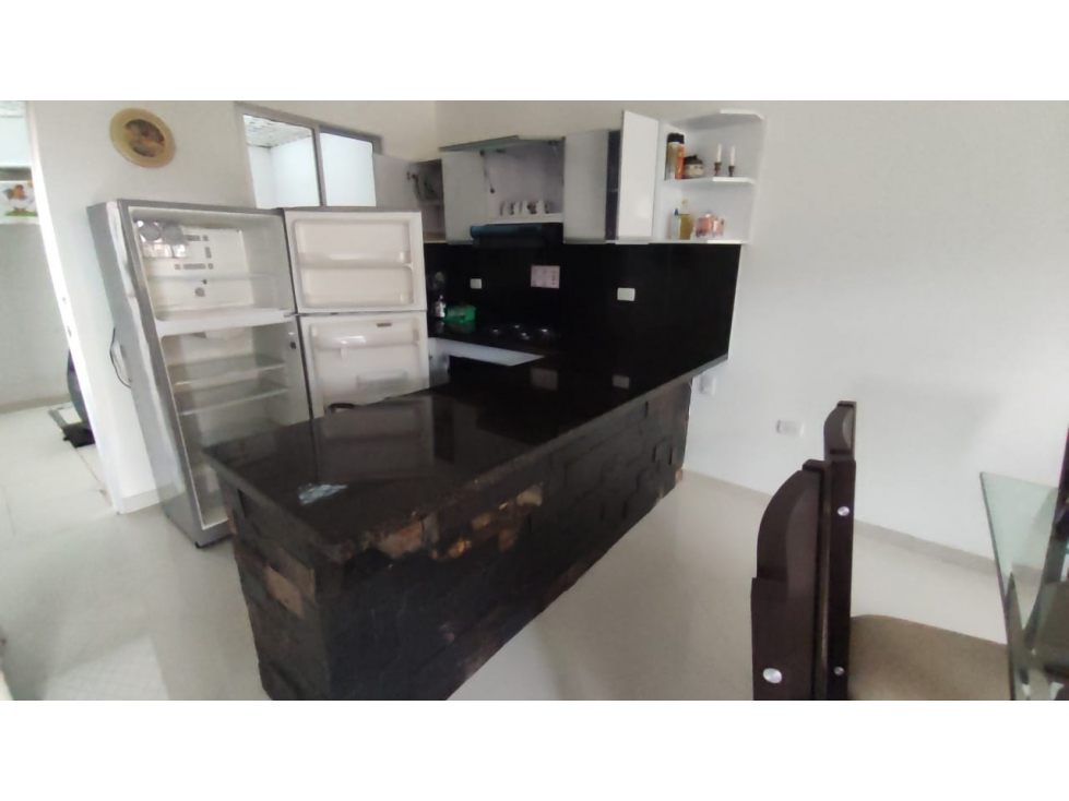 Se vende casa de 165 M2 en 470 mill, en La Mesa Cund, COL, de 3 pisos. — foto 2