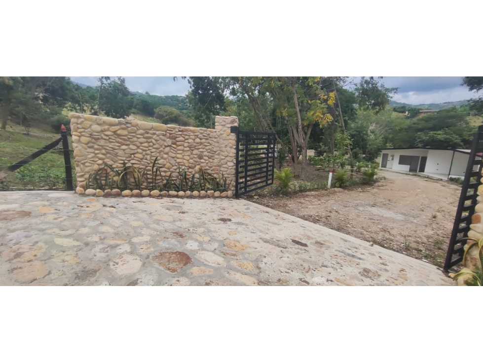 Venta de lote de 1999 M2 en 150 mill en San Joaquin, La Mesa Cund — foto 2