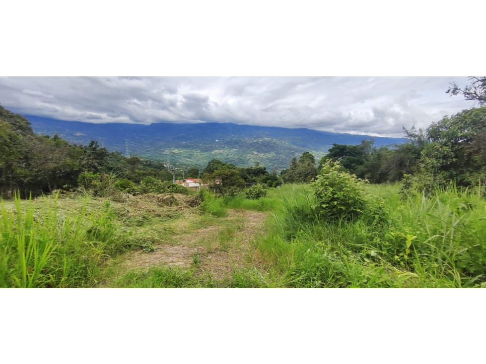 Venta de lote de 2000 M2 en La Gran Via de Tena ,excelente vista — foto 2