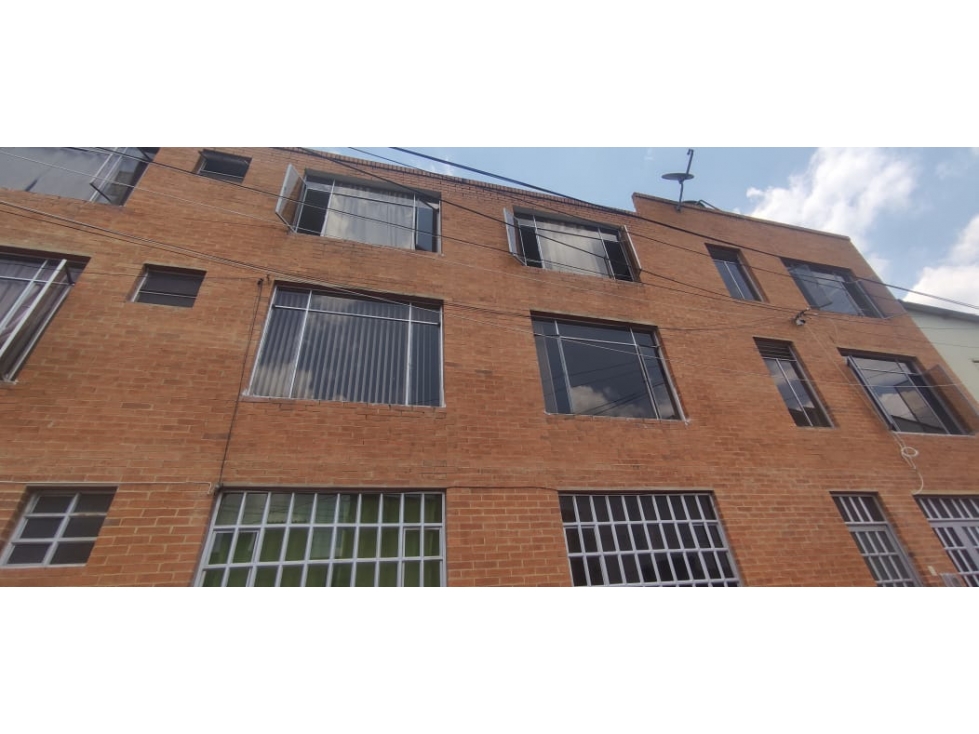Casa rentable de 441 M2 construidos en 1100 millones en La Mesa Cund - 1