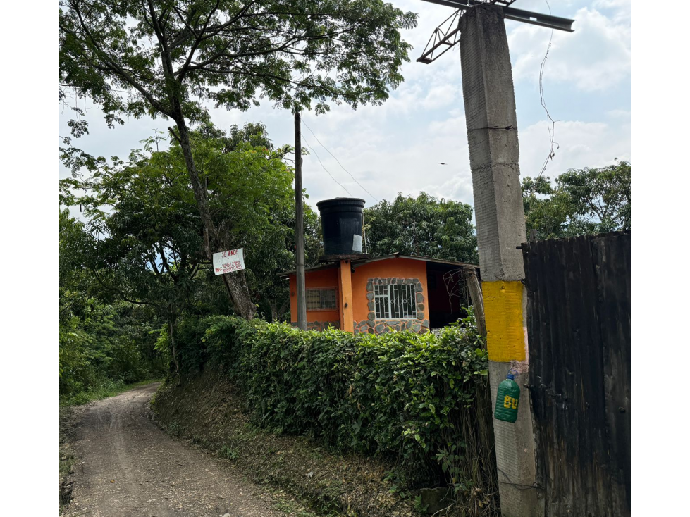 Venta de casalote de 3200 M2 en 330 millones en La Mesa Cund, COL — foto 3