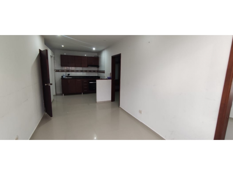 Se vende casa urbana de 170 M2 aprox, en 390 mill en La Mesa Cund, COL