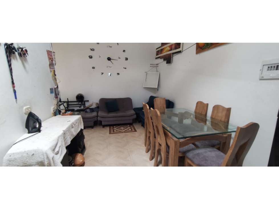Oportunidad de casa RENTABLE de 140 M2 en 290 mill en La Mesa Cund.