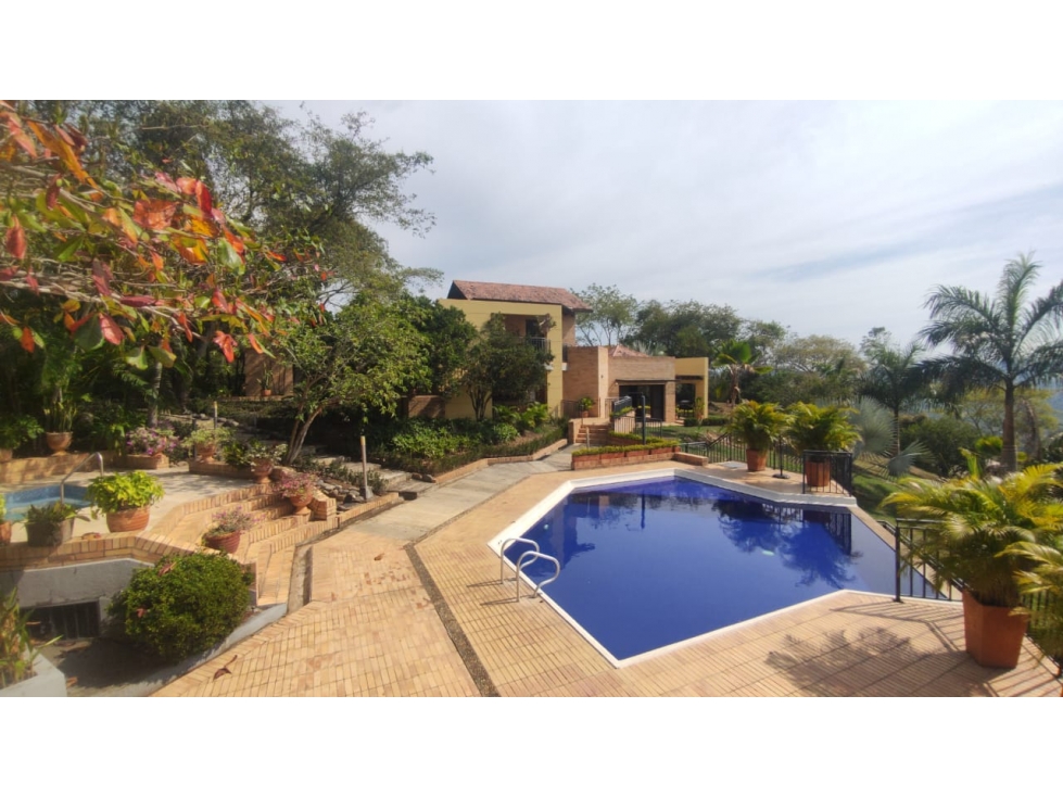 Casaquinta con piscina, 6500 M2 en 1399 mill en La Mesa CUND - 3
