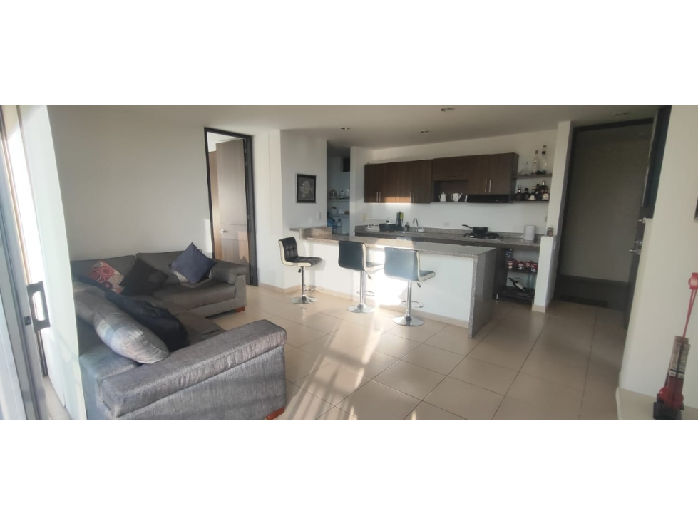 Lindo apartamento de 87 M2 en 420 mill en La Mesa Cund, con vista
