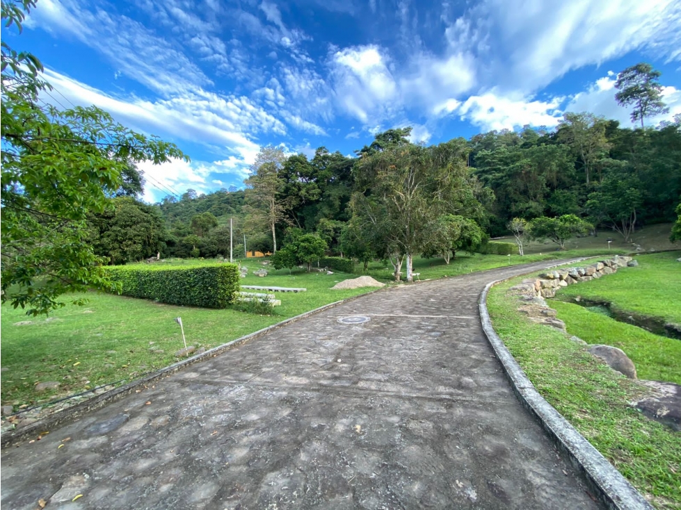 Lote en condominio de 1022 M2 en 250 mill neg a 6 min del centro — foto 5