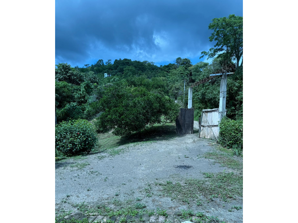 Venta de casalote de 3200 M2 en 330 millones en La Mesa Cund, COL — foto 6