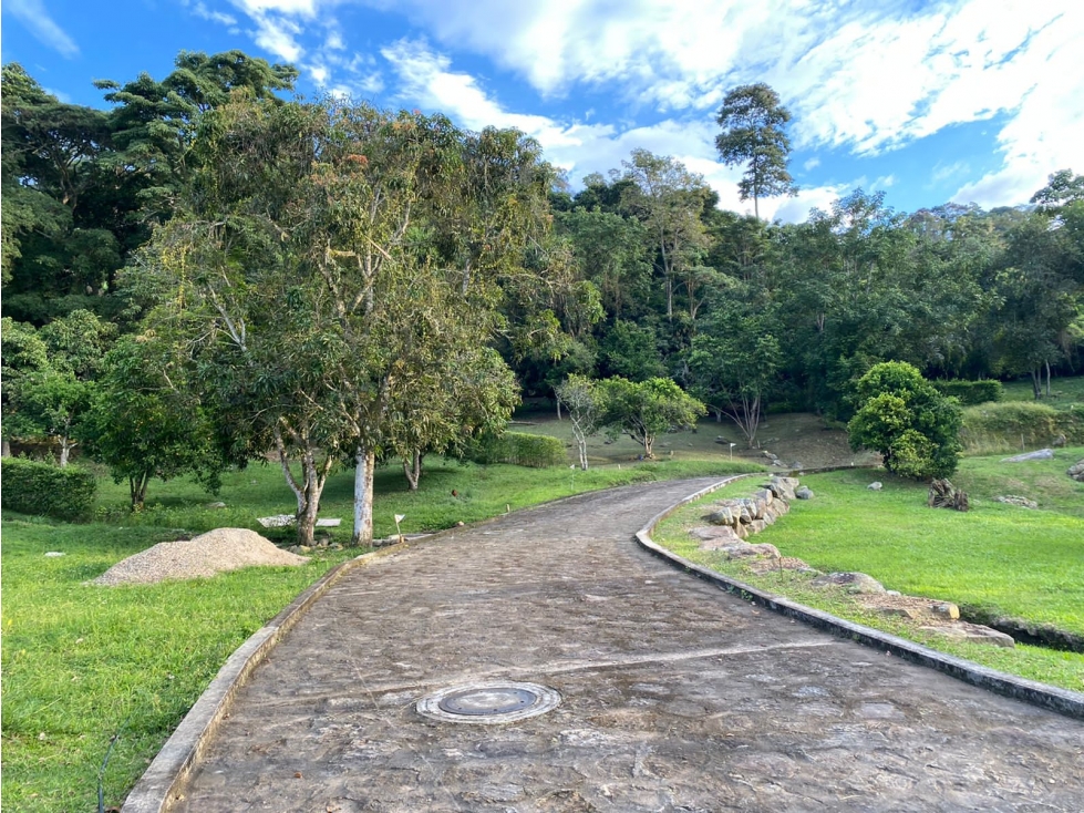 Lote en condominio de 1022 M2 en 250 mill neg a 6 min del centro — foto 6