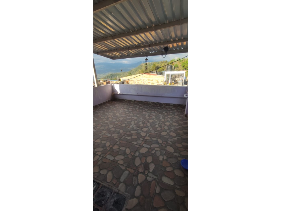 Casa de 110 M2 en 279 mill en La Mesa Cund, COL. a 3 min del parque