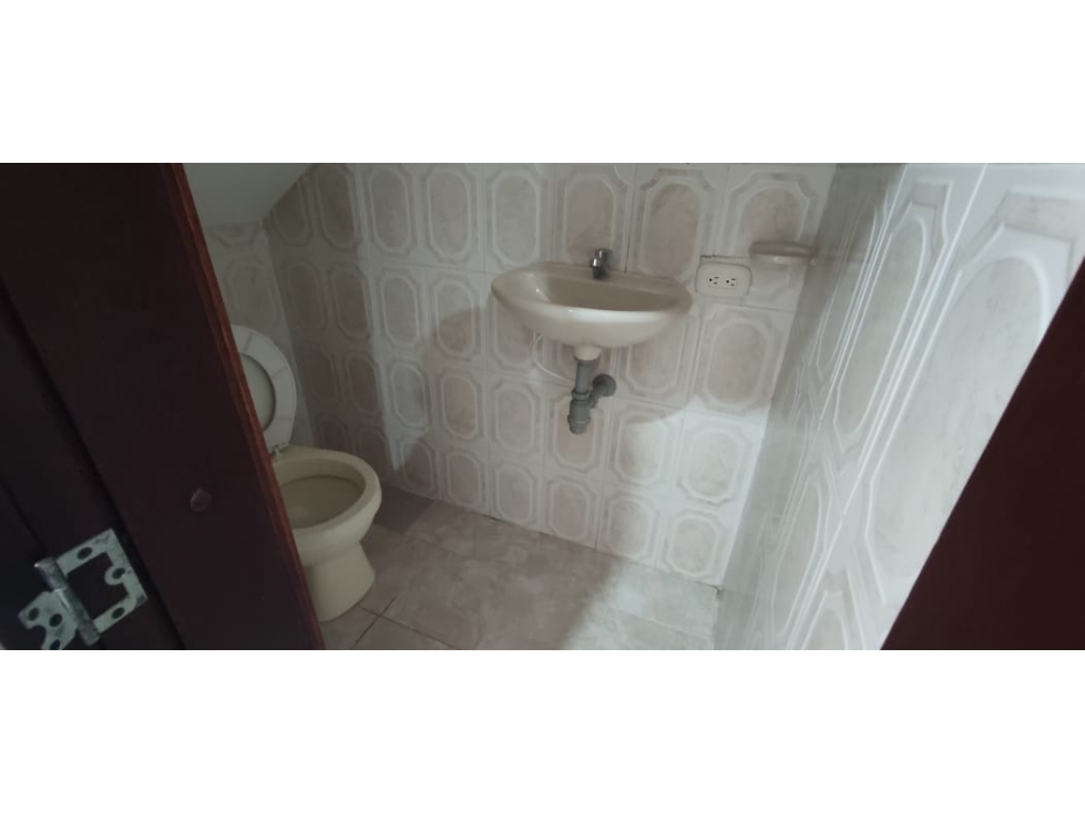 Se vende casa urbana de 170 M2 aprox, en 390 mill en La Mesa Cund, COL — foto 5