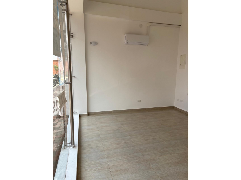 ARRIENDA LOCAL PLAZA AIRONE LOCAL 21 - PARQUE NATURA - JAMUNDI - 6