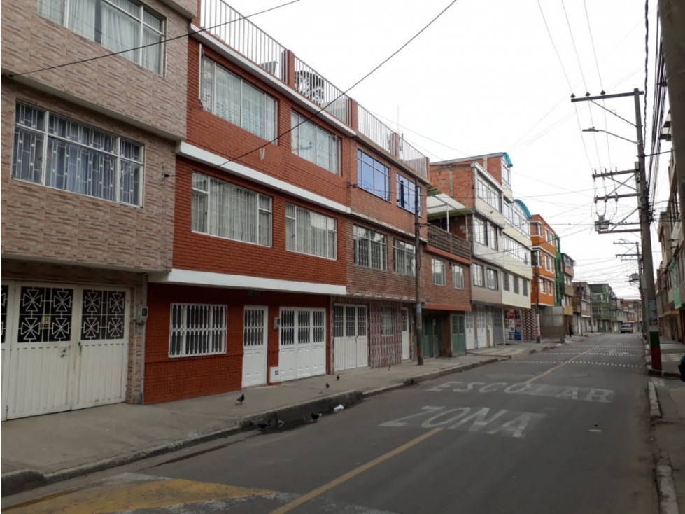 VENDE CASA AMPLIA BARRIO ROMA — foto 2