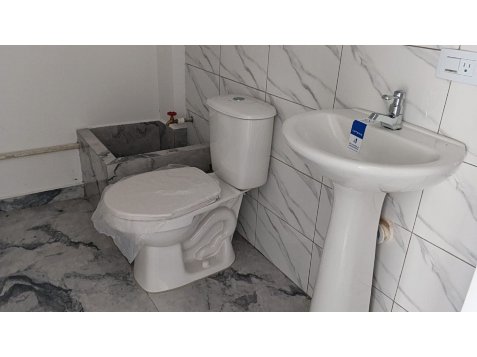 ARRIENDO LOCAL COMERCIAL EN PUERTAS DEL SOL JAMUNDI - 2