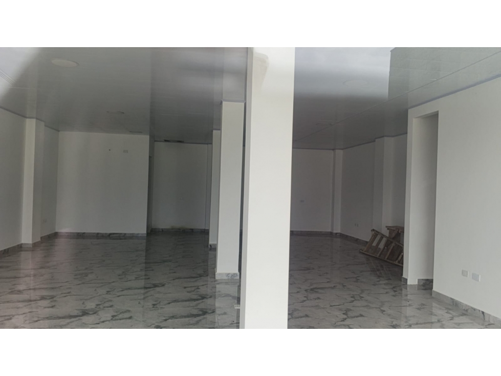 ARRIENDO LOCAL COMERCIAL EN PUERTAS DEL SOL JAMUNDI - 3