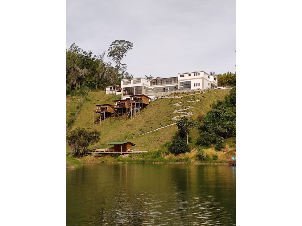 Venta de hotel en El Peñol Antioquia - 1