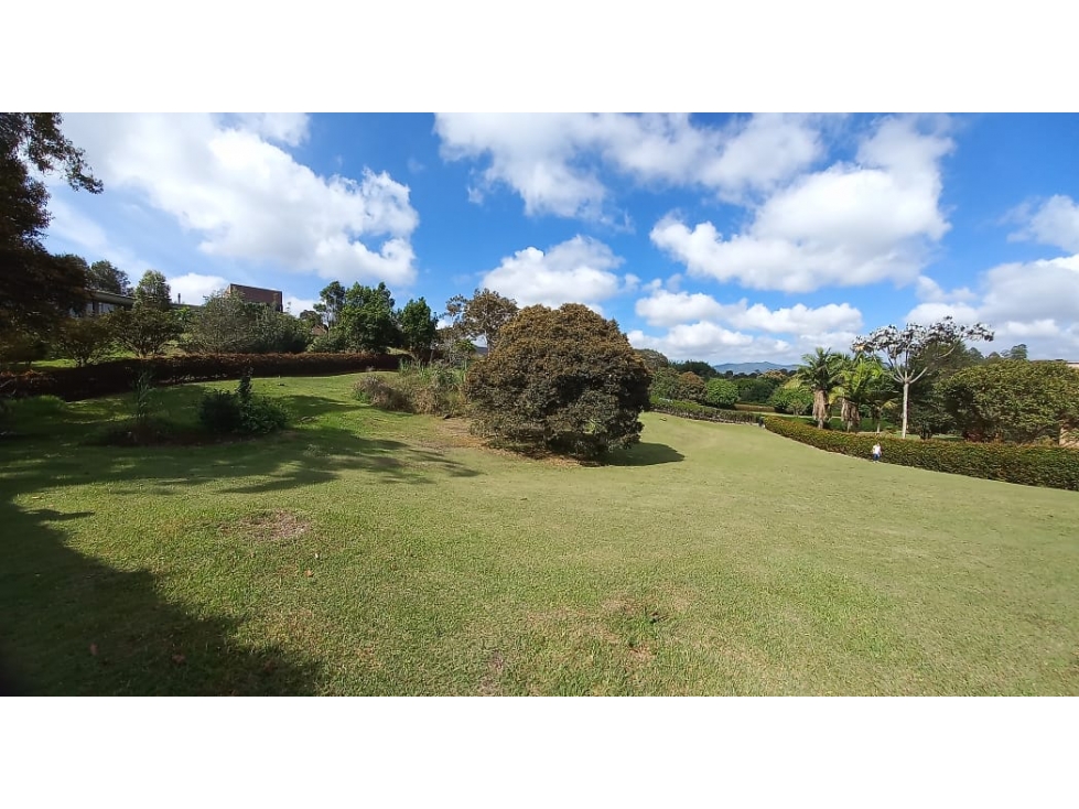 Venta de lote en exclusiva parcelación de Llanogrande, Rionegro.