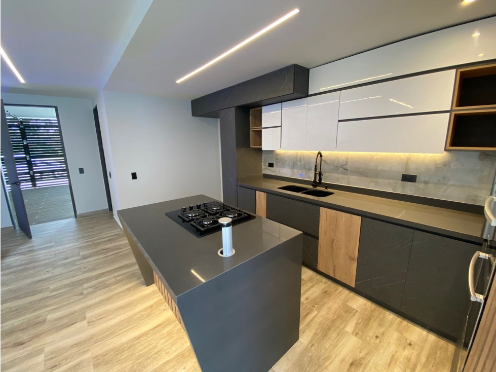 Venta de casa en unidad cerrada de Llano Grande