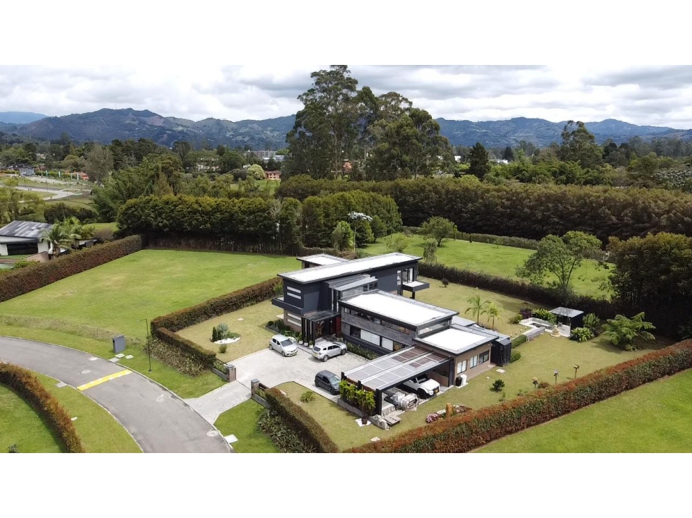 Venta de casa campestre en Llanogrande