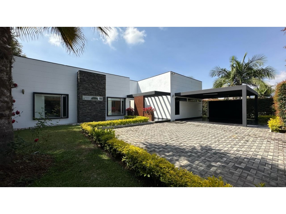 Venta de Hermosa casa finca en Llanogrande en unidad cerrada