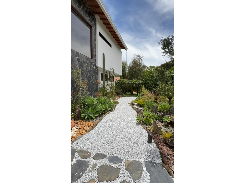 Venta de Casa en Llanogrande Unidad Cerrada con Jardín y Kiosko — foto 3