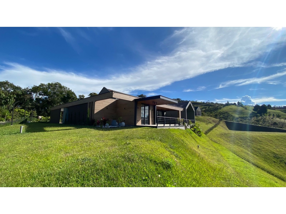 Venta de Casa Campestre en Llanogrande