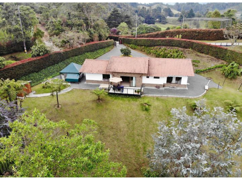Venta de casa en parcelación de El Retiro Antioquia