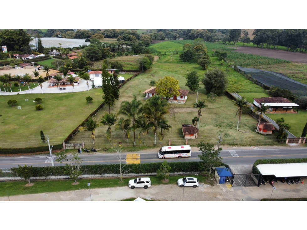 Venta de lote con uso mixto en El Carmen de Viboral, Antioquia — foto 3