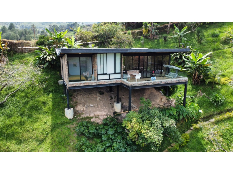 Venta de casa en El Peñol Antioquia con acceso al embalse - 4
