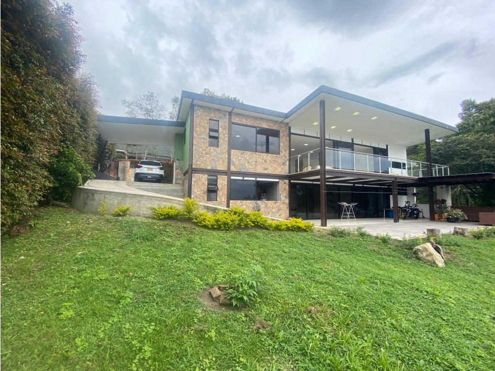 Venta de casa campestre en el Carmen de Viboral