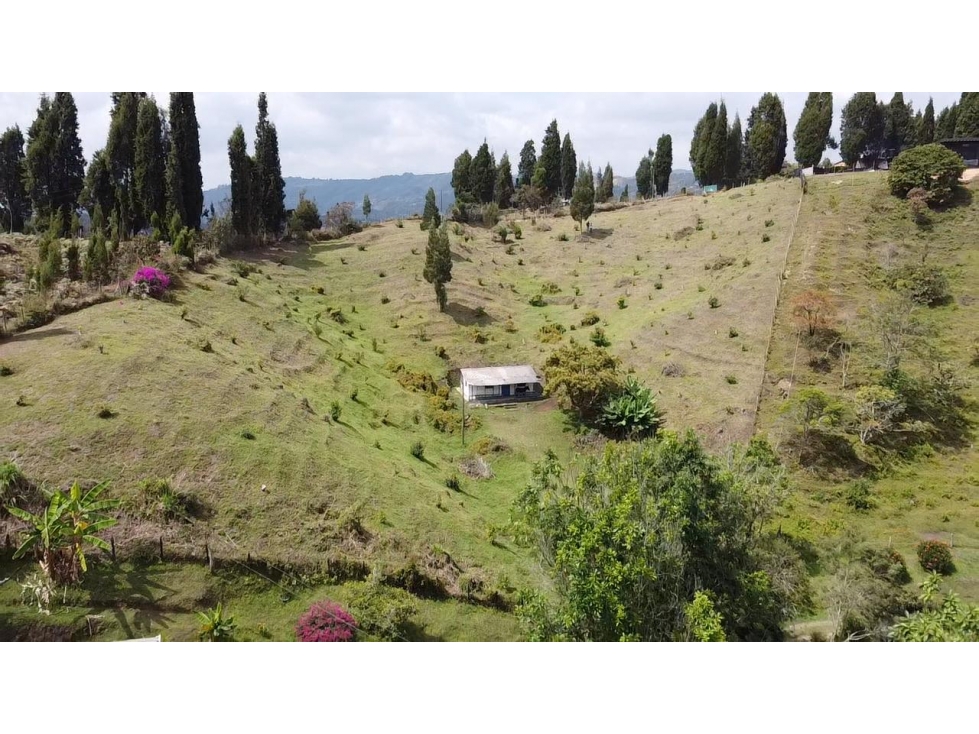 Venta de lote en unidad cerrada cercana al aeropuerto — foto 3
